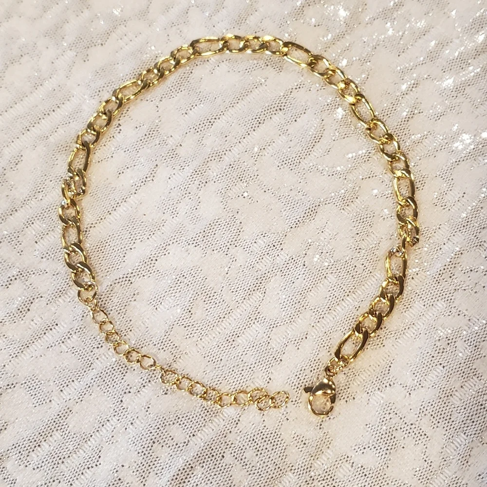 NEW 14K Gold Plated Figaro Chain Bracelet